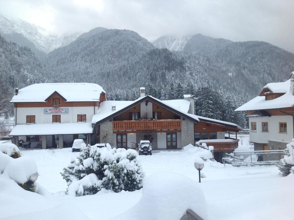 Hotel La Baita Malborghetto Valbruna Cameră foto